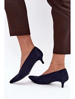 Kožené lodičky s kitten heel v tmavě modré Nuretta Kožené lodičky s kitten heel v tmavě modré Nuretta