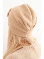 Dámská čepice s ozdobnými kožešinovými květy elegantní camelová