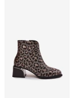 Kožené dámské kotníkové boty na sloupkovém podpatku, zateplené, vzor leopard D&A – černo/zlaté