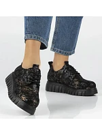 Kožené boty na platformě v květinové černé barvě DP6846 Filippo