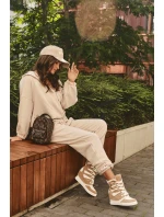 Kožené Botky Na Koturnu Šněrovací Bežové Amria