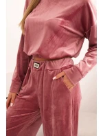 Dámská souprava z veluru se širokými nohavicemi a kapucí tmavě růžová
