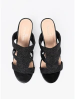 Zajímavé dámské  sandály černé na širokém podpatku
