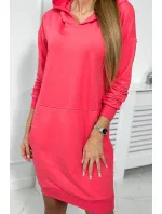 Malinové šaty s kapucí