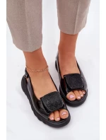 Dámské lakované kožené sandály na klínku s ozdobou - černé Artiker