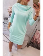 Šaty s kapucí a kapsami mint