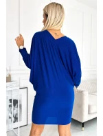 402-6 Netopýří šaty s výstřihem - chrpová barva s brokátem