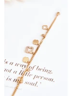 Módní náramek se ozdobami zlata