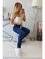 Džínové kalhoty s pasem z tmavé džínoviny
