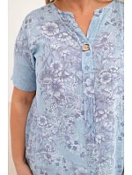 Dámská bavlněná halenka plus size s krátkým rukávem a ozdobným knoflíkem modrá Dámská bavlněná halenka plus size s krátkým rukávem a ozdobným knoflíkem modrá