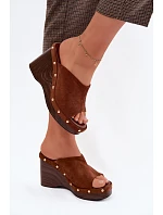 Dámské sandály na platformě z imitace semiše zlaté spony Camel Norvia