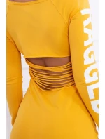 Otrhané šaty hořčicové barvy