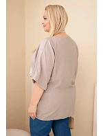 Dámská viskózová halenka plus size s krátkým rukávem a ozdobným šátkem fango