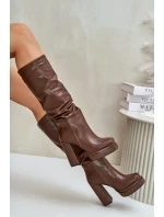 Nazouvací kozačky na podpatku a platformě s nařasením zateplené hnědé Beridra