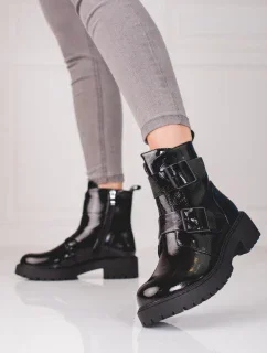 Krásné černé kotníčkové boty dámské na plochém podpatku